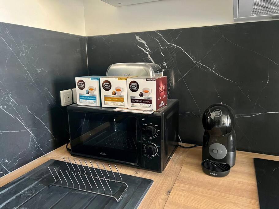 Appartamento Montpellier Centre - La Fenetre De L'Ecusson Esterno foto